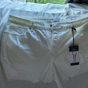 White Lila shorts